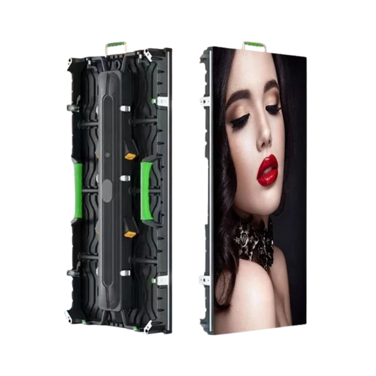 Pantalla LED P3.9 outdoor display by Visualux, showcasing vibrant colors and high-resolution graphics.